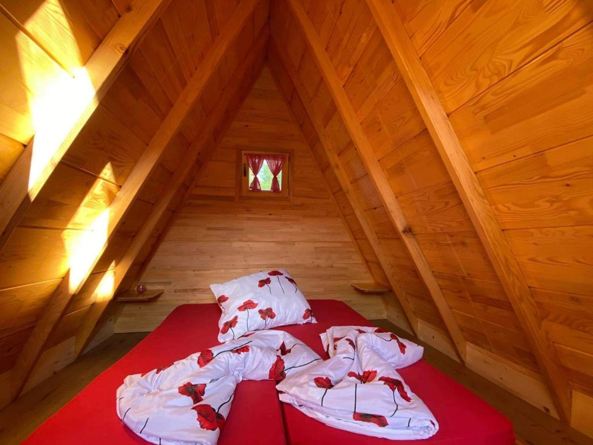 Rooms & Glamping Lana Haus Licko Petrovo Selo Екстер'єр фото