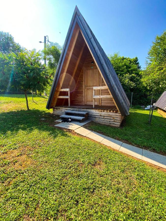 Rooms & Glamping Lana Haus Licko Petrovo Selo Екстер'єр фото