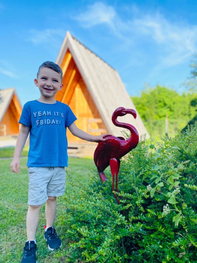 Rooms & Glamping Lana Haus Licko Petrovo Selo Екстер'єр фото