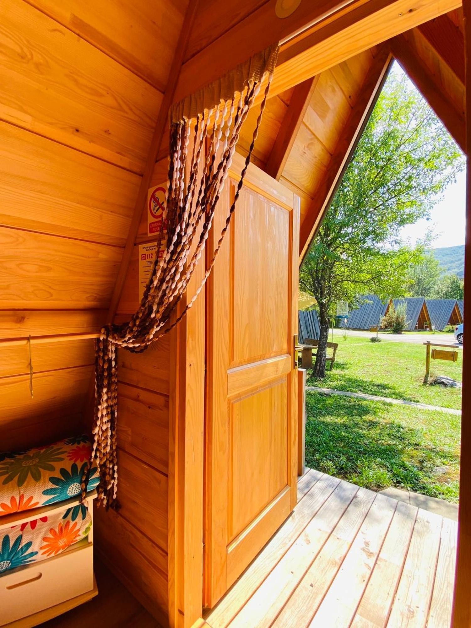 Rooms & Glamping Lana Haus Licko Petrovo Selo Екстер'єр фото