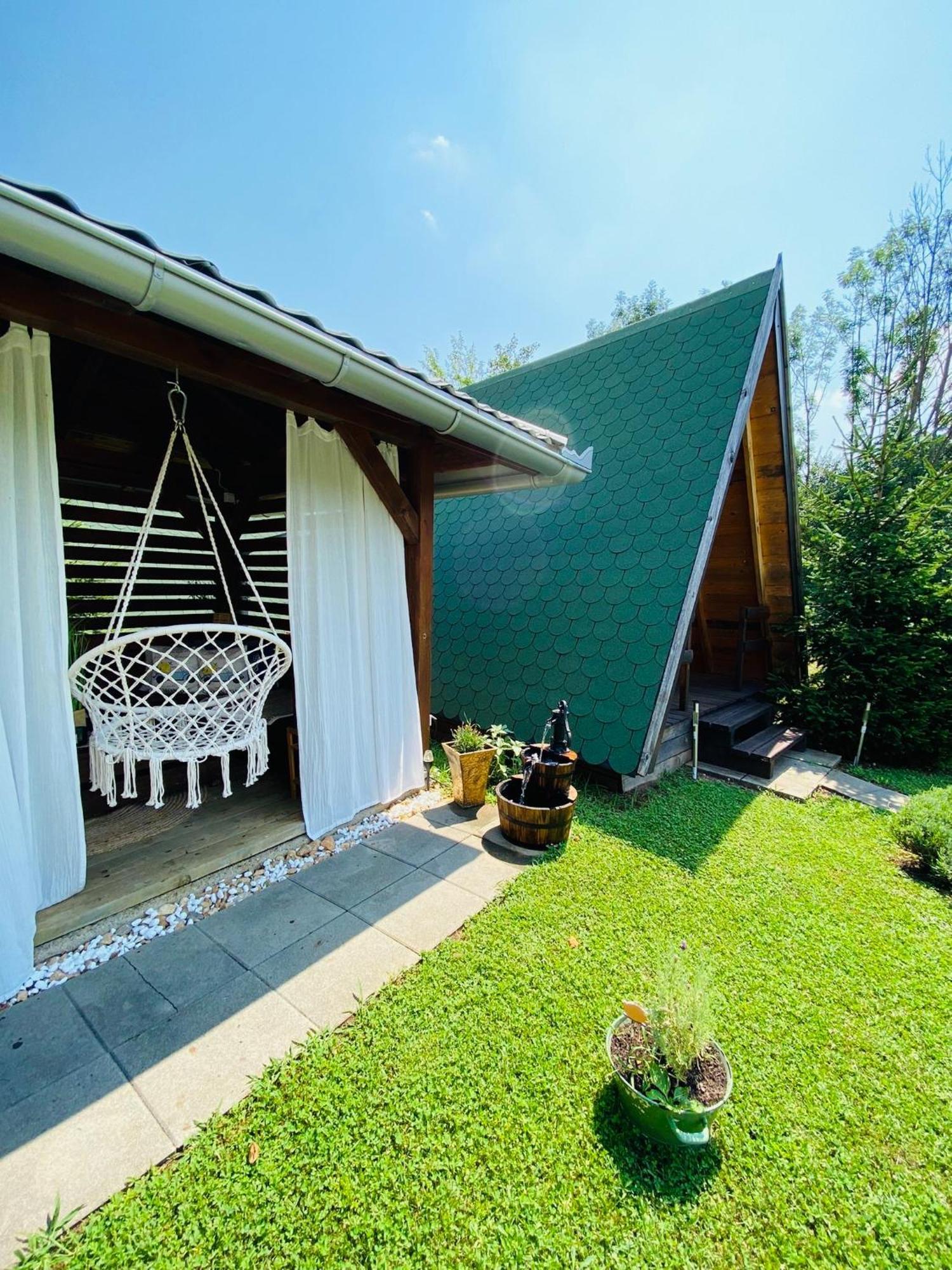 Rooms & Glamping Lana Haus Licko Petrovo Selo Екстер'єр фото