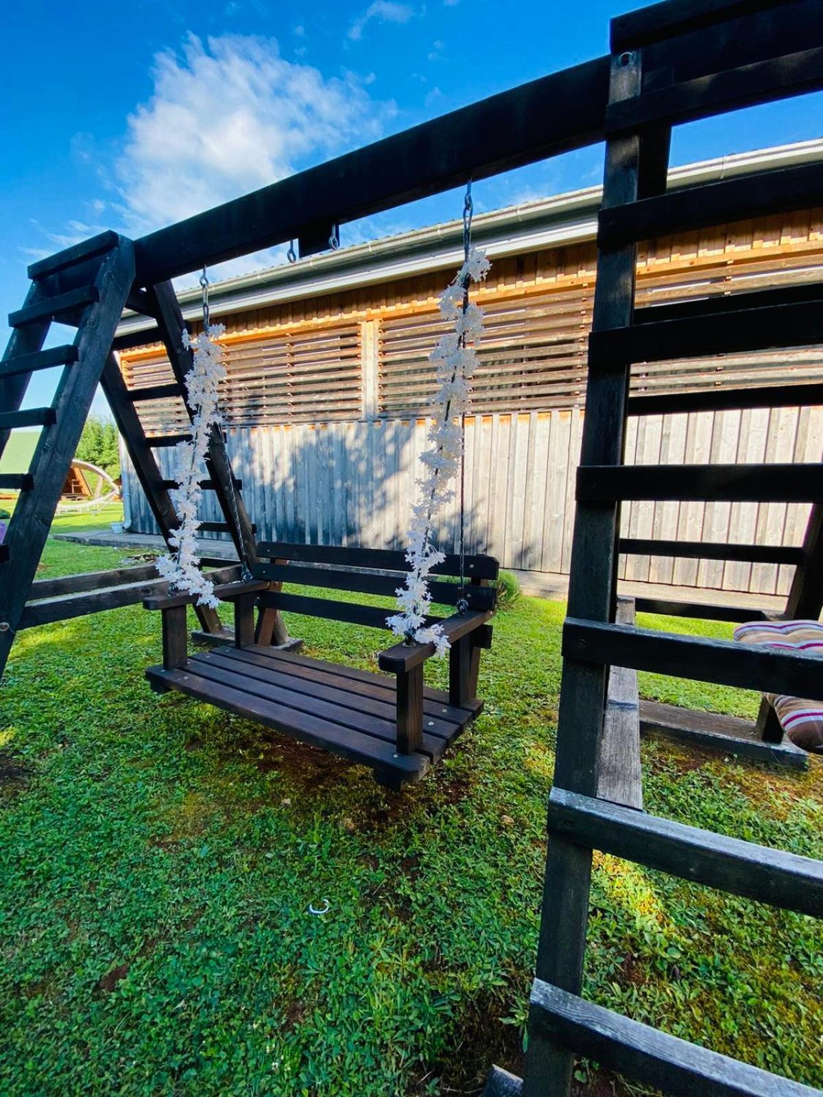 Rooms & Glamping Lana Haus Licko Petrovo Selo Екстер'єр фото