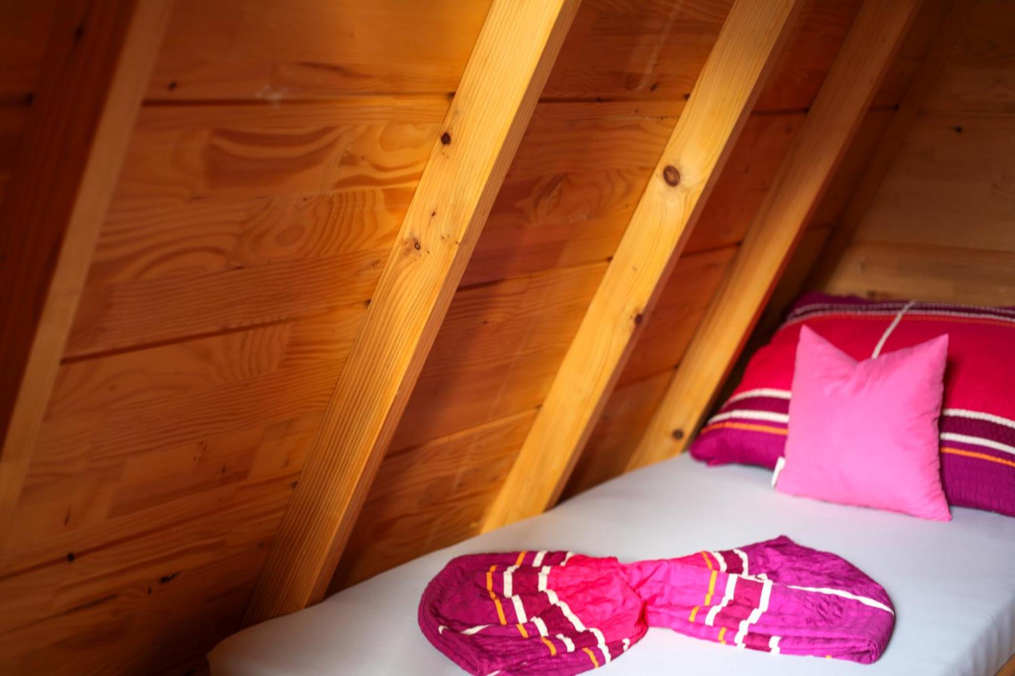 Rooms & Glamping Lana Haus Licko Petrovo Selo Екстер'єр фото